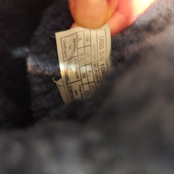 UGG navy bow boots, size 8 - Picture 7 of 7